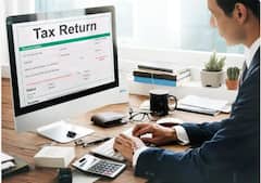 Income Tax: বেশি আয় করেও হাতে আসছে কম, ট্যাক্সে ছাড় পান এই উপায়ে