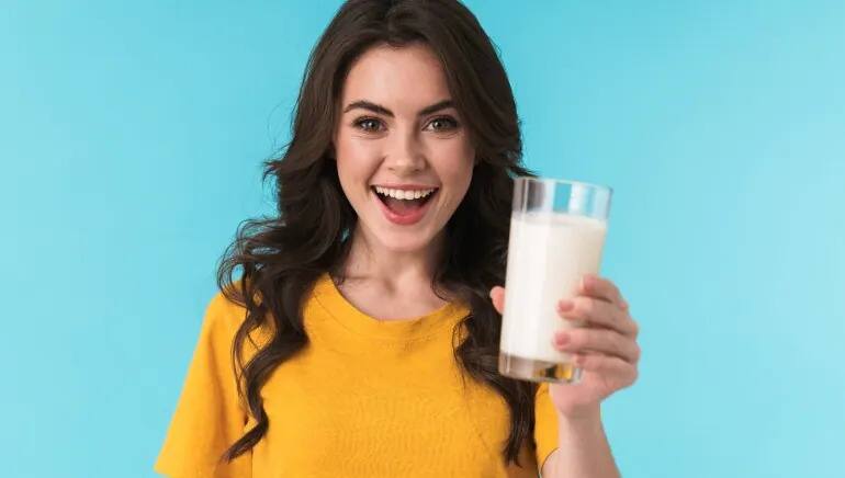 Milk : பால் குடிப்பது, எடை இழப்புக்கு தடையா? நிபுணர்கள் சொல்லும் விளக்கம் என்ன தெரியுமா?