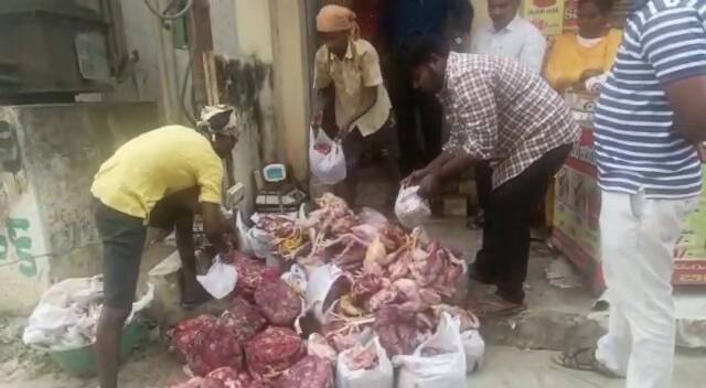 Nellore Crime: Rottern Chicken seized in Nellore District again DNN Rottern Chicken Nellore: క్రిస్మస్, న్యూ ఇయర్ సీజన్ టార్గెట్‌గా కుళ్లిన చికెన్‌తో బిర్యానీ - తింటే అంతే సంగతి