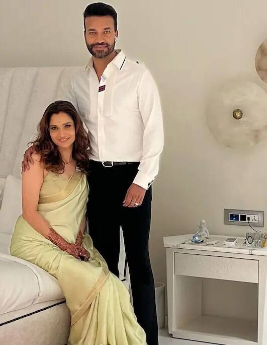 અંકિતા લોખંડેએ ગયા વર્ષે 14 ડિસેમ્બરે તેના બોયફ્રેન્ડ વિકી જૈન સાથે લગ્ન કર્યા હતા. સાત ફેરા લીધા હતા. બંને હાલ મુંબઈમાં એક લક્ઝરી હાઉસમાં રહે છે.