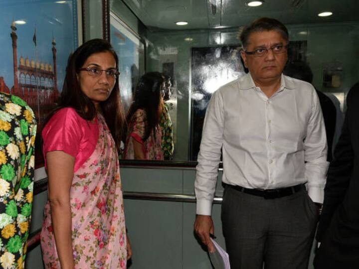 Court granted CBI police custody of Deepak kochhar, Chanda Kochhar and VN Dhoot custody till tomorrow ICICI Bank Loan Case: चंदा कोचर, दीपक कोचर और वेणुगोपाल धूत को नहीं मिली राहत, कल तक बढ़ी पुलिस कस्टडी