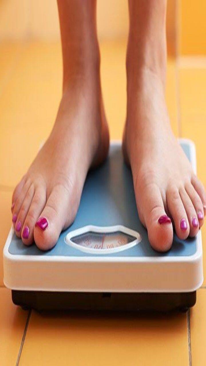 தைராய்டு குறைவாக சுரக்கும் போது உடல் எடை அதிகரிக்கும்