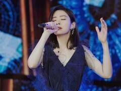 என்னது கொரோனாவால் பாதிக்கணுமா... வேண்டுமென்றே கொரோனா பாதிப்புக்குள்ளான  சீன பாடகி