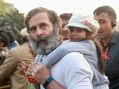 Bharat Jodo Yatra: भारत जोड़ो यात्रा 2,800 किलोमीटर की दूरी तय करने के बाद पहुंची दिल्ली, देखें तस्वीरें