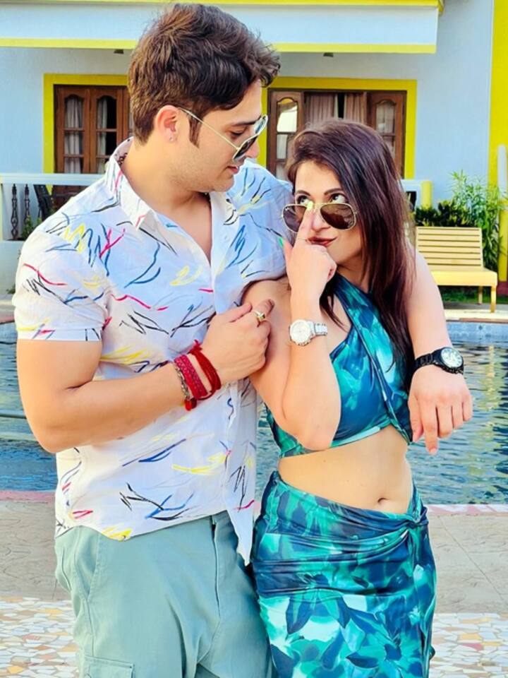 'साथ निभाना साथिया' फेम एक्ट्रेस आकांक्षा जुनेजा ने हाल ही में अपने बॉयफ्रेंड आकाश पाटीदार के साथ रिलेशनशिप पर मुहर लगाई है और दोनों ने साथ में प्यारी तस्वीर शेयर करते हुए फैंस को इसकी जानकारी दी थी.