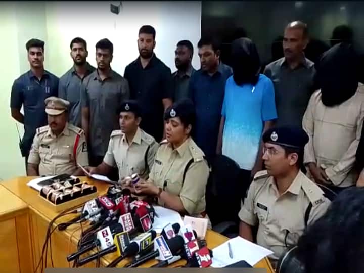 Hyderabad Begumpet Police arrested two men transporting 3 crore worth of drugs to Australia DNN Hyderabad Crime : గాజుల ప్యాక్ మధ్యలో రూ.3 కోట్ల విలువైన డ్రగ్స్, కొరియర్ ద్వారా విదేశాలకు ఎగుమతి!