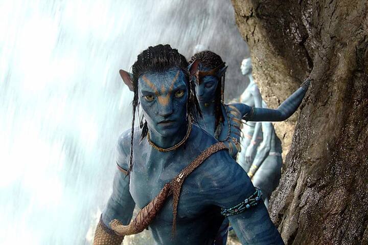 'अवतार 2' या सिनेमाची निर्मिती 250 मिलियन डॉलर्स म्हणजेच 2000 कोटींमध्ये करण्यात आली आहे.