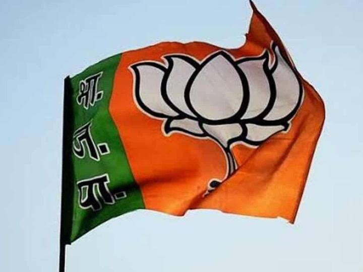 UP MLC Election 2023 BJP Final 22 names for 6 MLC seats in UP BJP Manvendra Singh and Mahesh Shrivastava in leading race UP MLC Election: यूपी में MLC की 6 सीटों पर BJP में मंथन, 22 नामों में इन नेताओं के नाम रेस में सबसे आगे