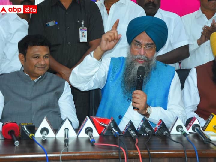 Nizamabad Rythu Bandhu Scheme: Punjab Speaker Kultar Singh Sandhwan praises Rythu Bandhu in Telangana DNN Rythu Bandhu Scheme: రైతు బంధుపై పంజాబ్ స్పీకర్ ప్రశంసలు, స్నేహితుడి కోసం నిజామాబాద్‌లో కుల్తార్ సింగ్ పర్యటన