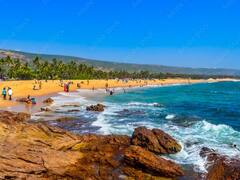 गोवा में क्रिसमस और न्यू ईयर की धूम, बाहरी देशों से आ रहे टूरिस्ट, हॉटल हुए फुल, पुलिस मुस्तैद