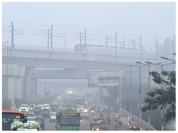 Rail Traffic Affected In Delhi As Dense Fog Engulfs National Capital Rail Traffic Affected In Delhi As Dense Fog Engulfs National Capital