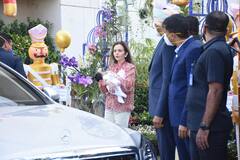 Ambani's Grand Welcome Grand Children : తొలిసారిగా కవలపిల్లలతో కలిసి అంబానీ ఇంటికి ఈషా | ABP Desam