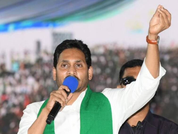 Pulivendula CM Jagan started Bus Terminal other development works in YSR District CM Jagan : చంద్రబాబు విమర్శలకు చెక్, పులివెందుల బస్ స్టాండ్ ను ప్రారంభించిన సీఎం జగన్