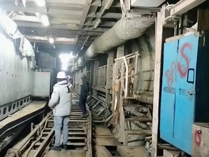 Joshimath News Boring machine is stuck in the tunnel being built on Dhauli Ganga River ANN Joshimath News: धौली गंगा पर बन रही टनल में फंसी है बोरिंग मशीन, अभी 2500 मीटर बाकी है निर्माण, प्रोजेक्ट पड़ा है ठप्प
