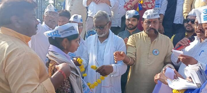 राज्यातील जनतेच्या महत्वाच्या प्रश्नांवर महाराष्ट्र सरकारने तात्काळ निर्णय घ्यावा अशा मागण्या घेत आम आदमी पार्टीने नागपूर हिवाळी अधिवेशनावर भव्य महामोर्चा काढला.