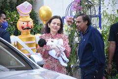 ईशा अंबानी मुंबईत दाखल, कुटुंबियांकडून जंगी स्वागत, जुळ्या बाळांचा फोटो व्हायरल