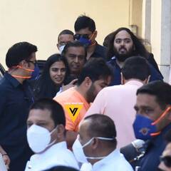 Isha Ambani : ईशा अंबानी आणि पती आनंद पिरामल जुळ्या बाळांसह मुंबईत,  शाही स्वागत, पाहा फोटो