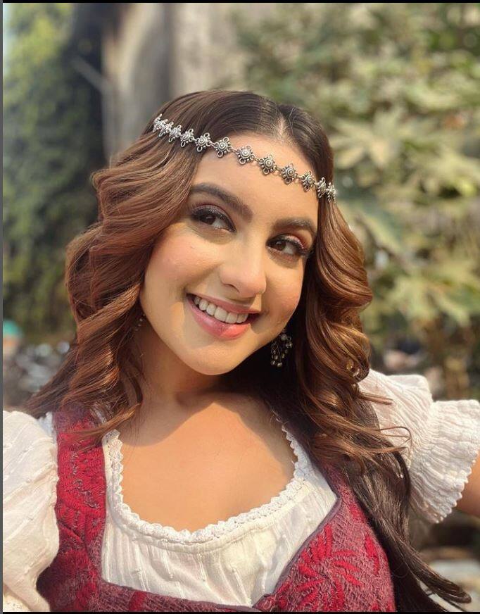 તો બીજી તરફ વાલિવ પોલીસ સ્ટેશનના વરિષ્ઠ પોલીસ નિરીક્ષક કૈલાશ બર્વેએ જણાવ્યું કે તેમને તુનિષા શર્માની આત્મહત્યાની માહિતી મળી છે પોલીસ ઘટનાસ્થળે જઈ રહી છે.