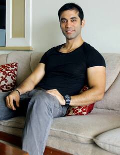 Celebs Who Committed Suicide: वो सेलिब्रिटी जिन्होंने कम उम्र में हासिल की सफलता, फिर सुसाइड कर फैन्स को किया शॉक्ड