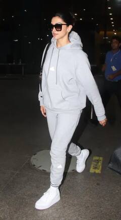 Deepika Padukone Pics: 'ਬੇਸ਼ਰਮ ਰੰਗ' ਨਾਲ ਤਬਾਹੀ ਮਚਾਉਣ ਵਾਲੀ ਦੀਪਿਕਾ ਪਾਦੂਕੋਣ ਨੂੰ ਏਅਰਪੋਰਟ 'ਤੇ ਦੇਖਿਆ ਗਿਆ, ਅਦਾਕਾਰਾ ਦਾ ਕੈਜ਼ੂਅਲ ਲੁੱਕ ਜਿੱਤ ਲਿਆ ਦਿਲ