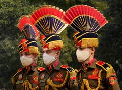 Delhi Police: দিল্লির বুকে দুরন্ত মহড়া, দক্ষতা দেখালেন কমান্ডোরা