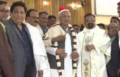 In Photos: क्रिसमस पर रायपुर में सेंट पॉल कैथेड्रल चर्च पहुंचे सीएम भूपेश बघेल, लोगों को दी बधाई, देखें तस्वीरें