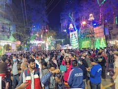 Park Street : উৎসবের সব রাস্তা মিশল পার্ক স্ট্রিটে, ভিড়ের চোটে বন্ধ থাকল অ্যালান পার্ক