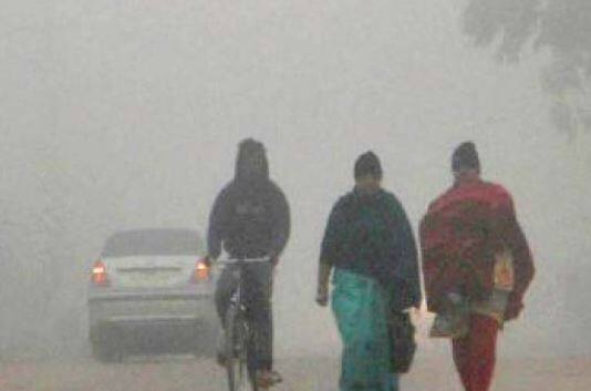 उत्तर प्रदेश आणि उत्तर राजस्थानमध्ये 26 डिसेंबर रोजी दिवसा आणि रात्री धुके कमी होईल. भारतीय हवामान खात्याने पुढील तीन दिवस पंजाब हरियाणा, चंदीगड आणि दिल्लीच्या काही भागात थंडीची लाट येण्याची शक्यता वर्तवली आहे.