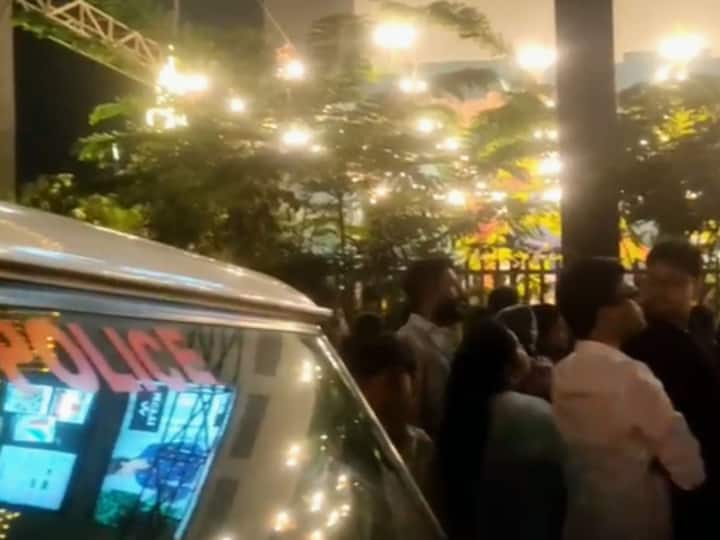 नालासोपारा पूर्वेकडील कॅपिटल मॉलमध्ये आज नागरिकांनी खरेदीसाठी  प्रचंड गर्दी केली होती.