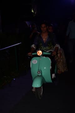 Rashmika Mandanna: బాలీవుడ్ హీరో స్కూటర్ ఎక్కిన రష్మిక మందన్న - ‘మిషన్ మజ్ను’ సందడి షురూ