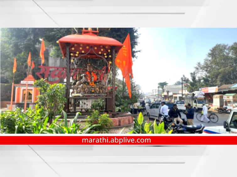 Chhatrapati Shivaray throne statue in Ashta installed by unknown Shiva devotees at night sangli Sangli News : आष्ट्यात छत्रपती शिवरायांचा सिंहासनारूढ पुतळा अज्ञात शिवभक्तांनी रात्रीत बसवला!