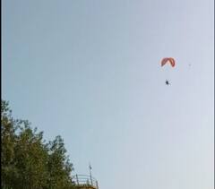 મહેસાણામાં પેરાશૂટ ઉડાવી રહેલા કોરિયન નાગરિકનું નીચે પટકાતા મોત, જાણો સમગ્ર ઘટના