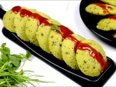 सफेद वाली इडली खा- खा कर हो चुके हैं बोर तो इस बार झटपट बनाएं हरे रंग की मटर इडली