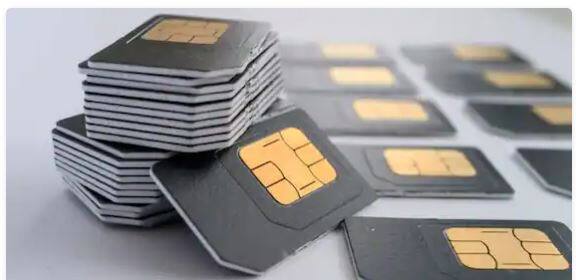 ਹੁਣ ਅਸੀਂ ਜਾਣਦੇ ਹਾਂ ਕਿ ਸਿਮ ਦੁਬਾਰਾ ਕਿਉਂ ਕੱਟਿਆ ਗਿਆ ਸੀ। ਕਈ ਰਿਪੋਰਟਾਂ ਦੇ ਅਨੁਸਾਰ ਜਦੋਂ ਸਿਮ ਵਰਗਾਕਾਰ ਸੀ ਤਾਂ ਇਸਦਾ ਰਿਵਰਸ ਸਾਈਡ ਲੱਭਣਾ ਬਹੁਤ ਮੁਸ਼ਕਲ ਸੀ। ਫਿਰ ਉਪਭੋਗਤਾਵਾਂ ਤੋਂ ਗਲਤ ਇੰਸਟਾਲੇਸ਼ਨ ਦੀ ਸ਼ਿਕਾਇਤ ਮਿਲੀ ਅਤੇ ਵਰਗ ਆਕਾਰ ਕਾਰਨ ਹੋਣ ਵਾਲੀ ਸਮੱਸਿਆ ਨੂੰ ਦੂਰ ਕਰਨ ਲਈ ਸਿਮ ਦੀ ਸ਼ਕਲ ਬਦਲਣ ਦਾ ਫੈਸਲਾ ਕੀਤਾ ਗਿਆ। ਉਦੋਂ ਤੋਂ ਸਿਮ ਦਾ ਕੁਨੈਕਸ਼ਨ ਕੱਟ ਦਿੱਤਾ ਗਿਆ ਹੈ।