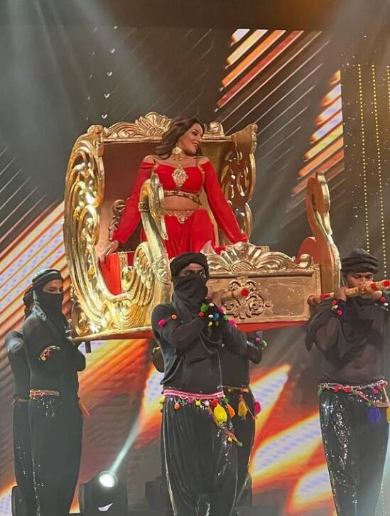 Monalisa : भोजपुरी अभिनेत्री मोनालिसाचं नाव इंडस्ट्रीतील टॉपच्या अभिनेत्रींमध्ये घेतलं जातं.