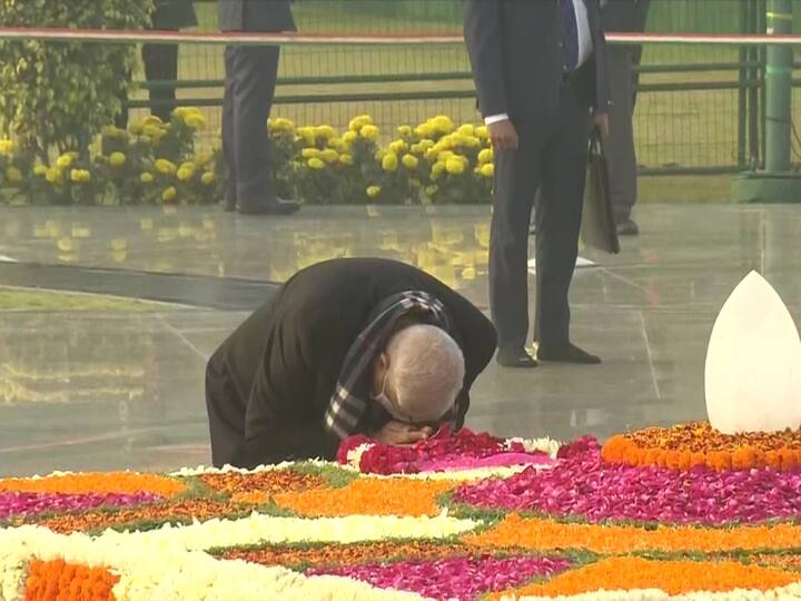 Union Home Minister Amit Shah also paid homage to Vajpayee. Shah tweeted about this occasion and said: 