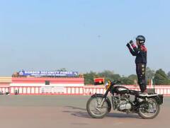 BSF ਦੇ ਸੀਮਾ ਭਵਾਨੀ ਗਰੁੱਪ ਦੀ ਹਿਮਾਂਸ਼ੂ ਸਿਰੋਹੀ ਨੇ 6 ਘੰਟੇ ਤੋਂ ਵੱਧ ਸਮੇਂ ਤੱਕ ਖੜੇ ਹੋ ਕੇ ਚਲਾਇਆ ਬੁਲੇਟ