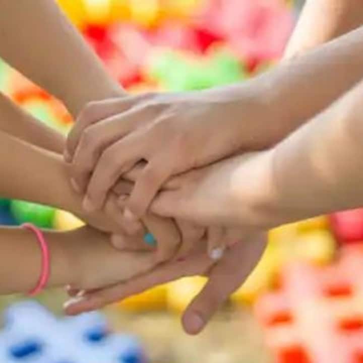 জ্যোতিষশাস্ত্র অনুসারে, যে কোনও ব্যক্তির রাশিচক্রের ভিত্তিতে তার প্রকৃতি শনাক্ত করা যায়। ১২টি রাশির মধ্যে, কিছু রাশি তাদের গুণাবলীর জন্য পরিচিত। এর মধ্যে, ৫টি রাশির জাতক জাতিকা আছে, যারা সর্বদা বিপদের সময় পাশে দাঁড়াতে চায়।