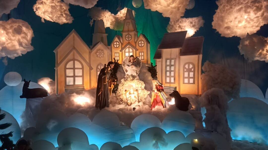 christmas day: Special Midnight Mass in Churches in Trichy District TNN கிறிஸ்துமஸ்: திருச்சி மாவட்டத்தில் தேவாலயங்களில் நள்ளிரவு சிறப்பு திருப்பலி