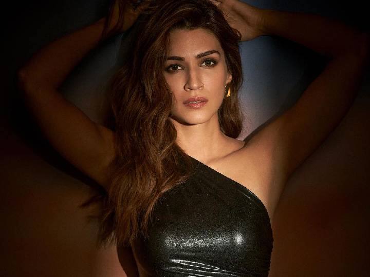 क्रितीच्या चाहत्यांना तिचा हा अवतार खूपच आवडला आहे. क्रिती सेननने तिचे वेगळे बोल्ड लूक इंस्टाग्रामवर शेअर केले आहेत. (फोटो सौजन्य :kritisanon/इंस्टाग्राम)
