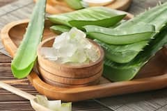 सर्दियों में ग्लिसरीन में मिला कर चेहरे पर लगाएं ये चीज़, और फिर देखें कमाल..