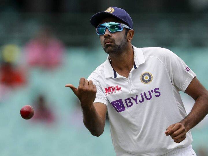 यासह तो कपिल देव, शेन वॉर्न या दिग्गजांच्या पंगतीत स्थान मिळवण्यात यशस्वी झाला आहे.