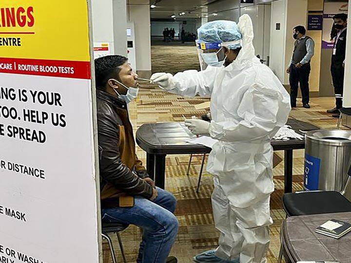 दिल्ली एयरपोर्ट पर विदेश से आए यात्रियों का Rapid Covid Test जारी, कुछ यात्री पाए गए कोरोना पॉजिटिव
