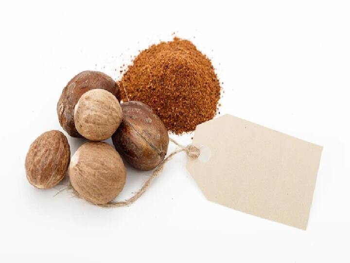 Health Tips Nutmeg present in the kitchen is full of medicinal properties keeps the immune system strong in this way Health Tips: रसोई में मौजूद जायफल है औषधीय गुणों से भरपूर, इम्यून सिस्टम को इस तरह रखता है मजबूत