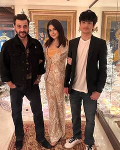 Maheep Kapoor Pics: क्रिसमस के मौके पर इकट्ठा हुई कपूर फैमिली, अनिल कपूर का बर्थडे भी हुआ सेलिब्रेट