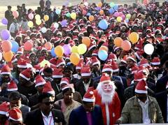 Christmas Celebration : मेरी ख्रिसमस... देशभरात नाताळचा उत्साह, चर्चमध्ये आकर्षक रोषणाई