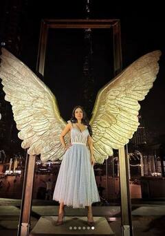 Neha Malik: ਬਲੂ ਪੋਲਕਾ-ਡਾਟਸ ਡਰੈੱਸ 'ਚ ਨੇਹਾ ਮਲਿਕ ਨੇ ਦਿੱਤੀ ਕ੍ਰਿਸਮਿਸ ਵਾਈਬਸ, ਬੋਲਡਨੈੱਸ ਦੇਖ ਕੇ ਉਡ ਜਾਣਗੇ ਹੋਸ਼