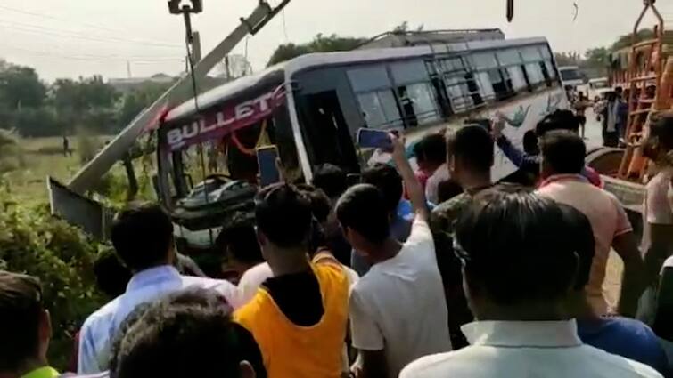 Bankura: One dead, four injured after being hit by a bus in Bankura Bankura: বাঁকুড়ায় বাসের ধাক্কায় মৃত এক, আহত চার