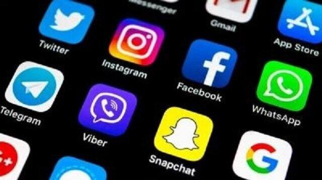 Viber- এই অ্যাপের সাহায্যে অডিও কল করা সম্ভব। এছাড়াও ভাইবার অ্যাপের মাধ্যমে মেসেজ, স্টিকার, জিফ ফাইল ও আরও অনেক কিছু পাঠানো সম্ভব।