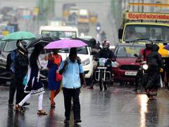 கரூரில் குளிர்ந்த காற்றுடன் சாரல் மழை; மக்களின் இயல்பு வாழ்க்கை பாதிப்பு